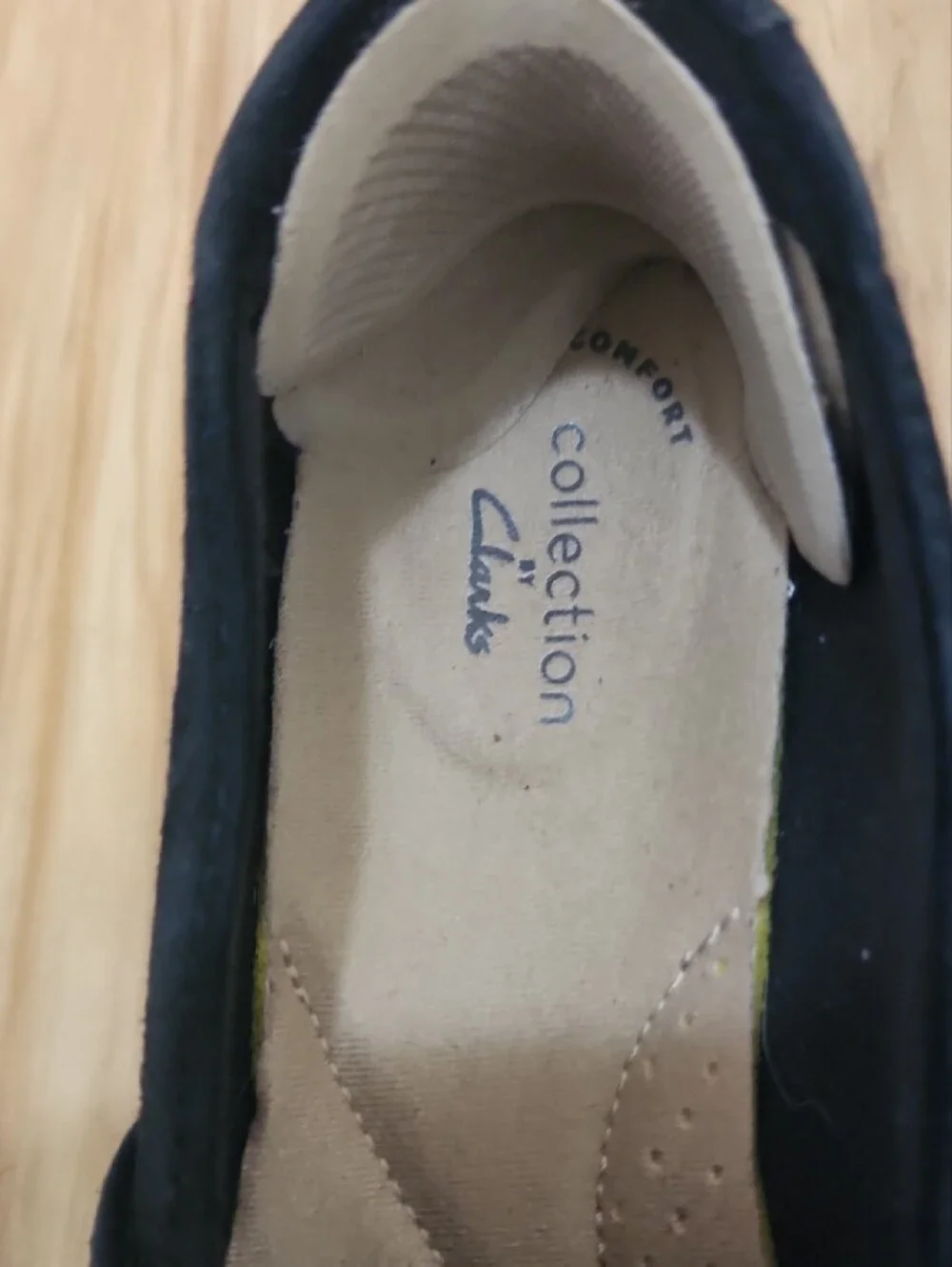 Clarks Black Suede Ruched Slip-On Loafers Size 6